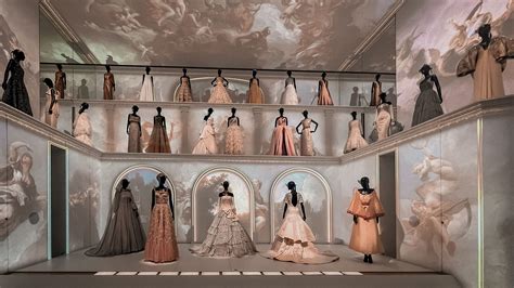 exposition dior paris 2022|la galerie dior book.